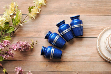 The Gift of Comfort: Why a Small Keepsake Urn is a Meaningful Gesture